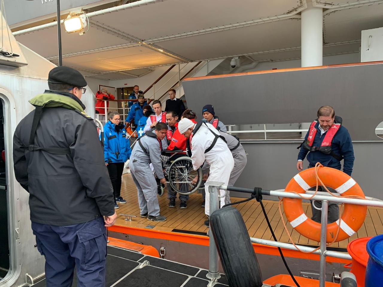 Se efectuó una evacuación médica desde un buque crucero turístico francés