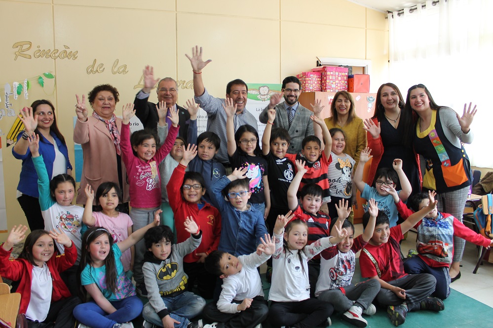 Fue presentado en Punta Arenas «Igual de Buenos», el programa del MINEDUC para los libros escolares