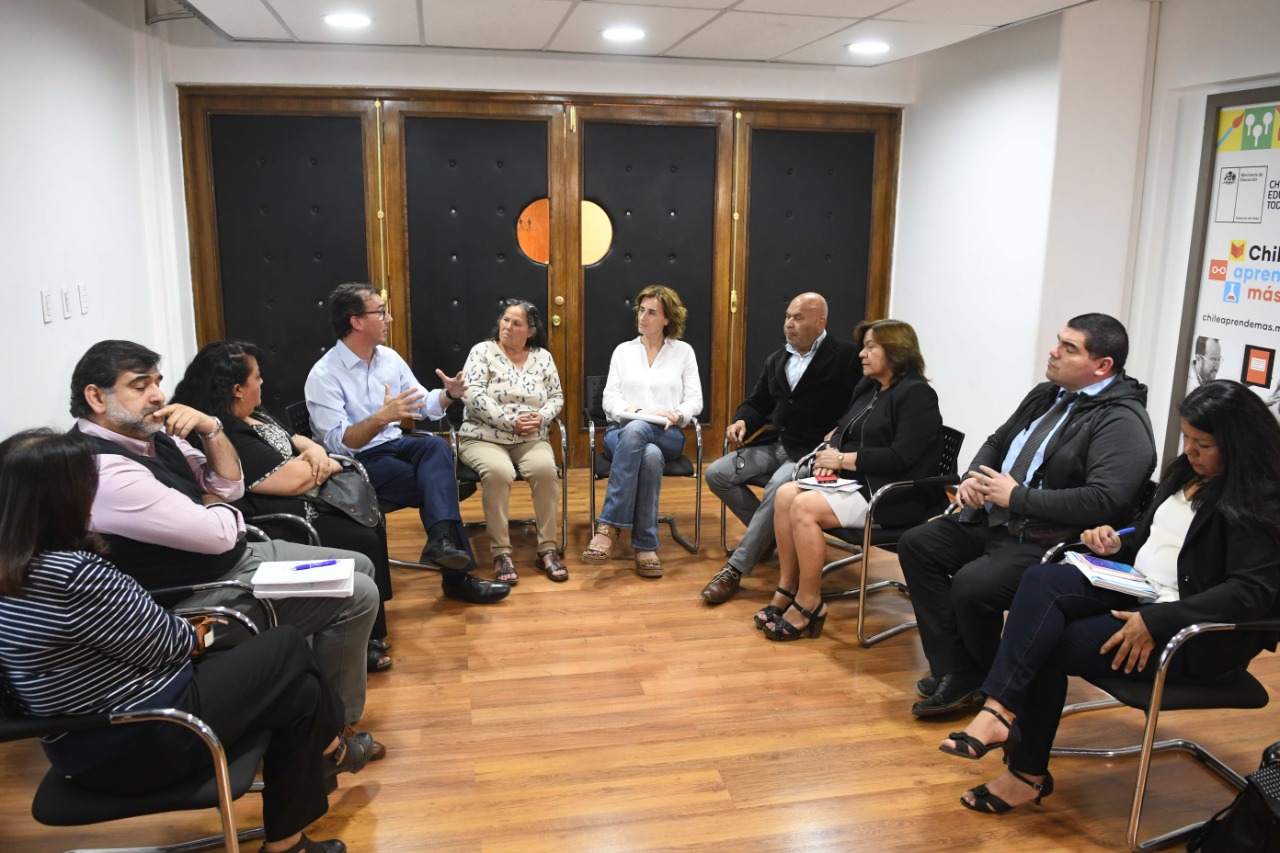 Ministerio de Educación inicia diálogos con apoderados y la comunidad en Magallanes