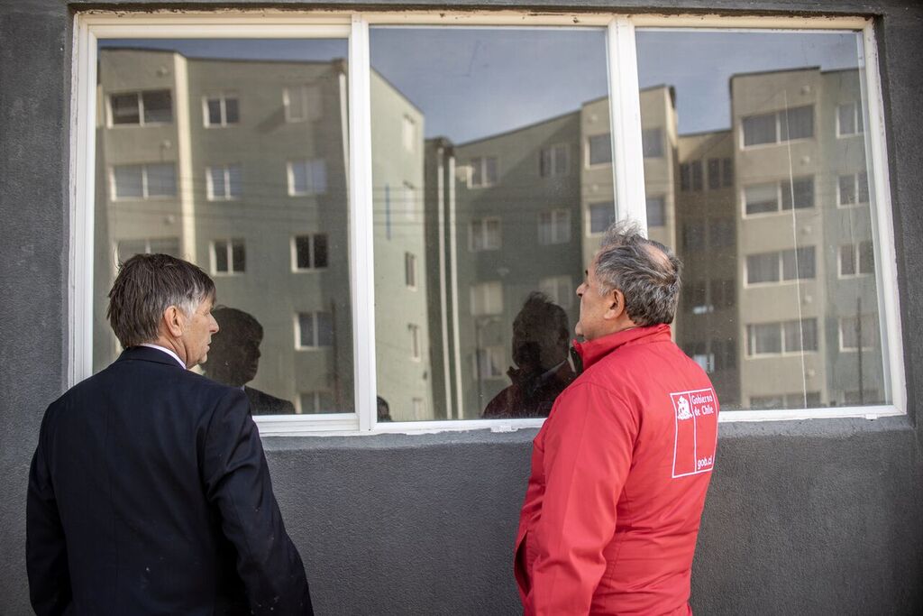 Cien familias de Punta Arenas recibieron las llaves de la anhelada casa propia