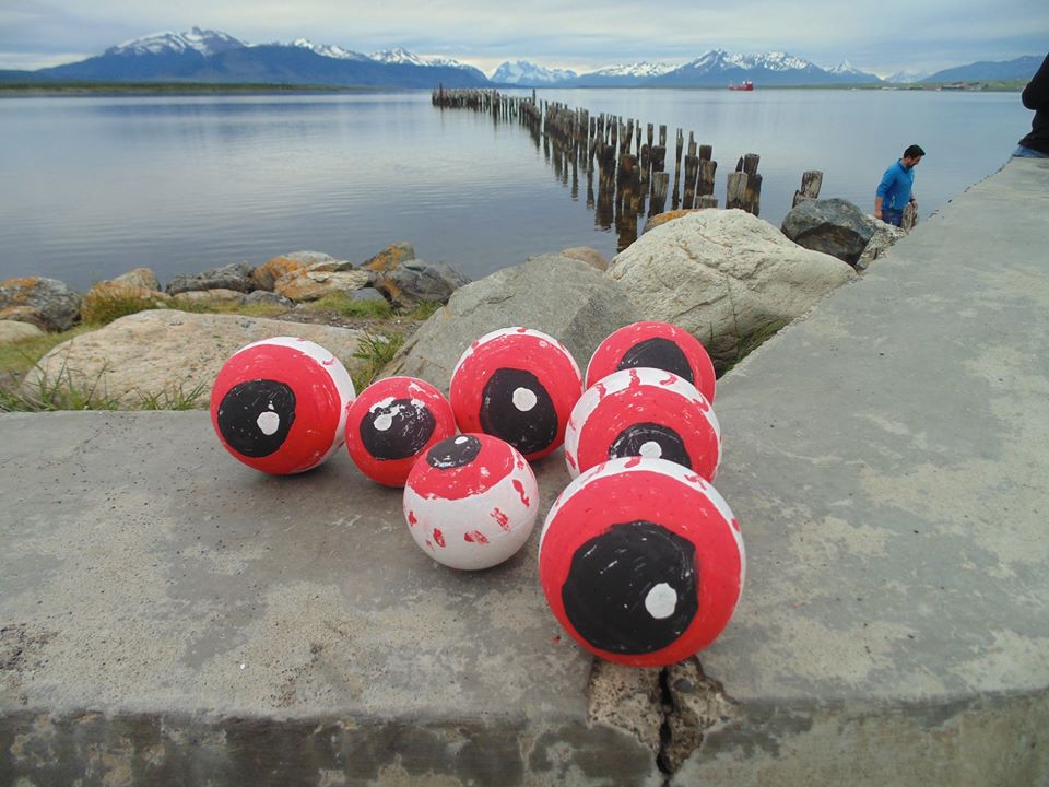 Proyecto «Ojos Por la Memoria» se desarrolla en Puerto Natales: una intervención urbana que sensibiliza sobre los DDHH