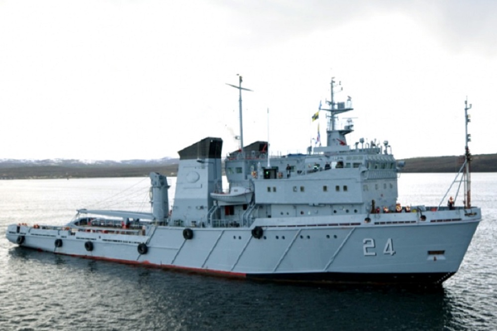 Buque de la Armada argentina ARA «Islas Malvinas» participa en tareas de búsqueda de restos del avión FACH C130 en paso Drake