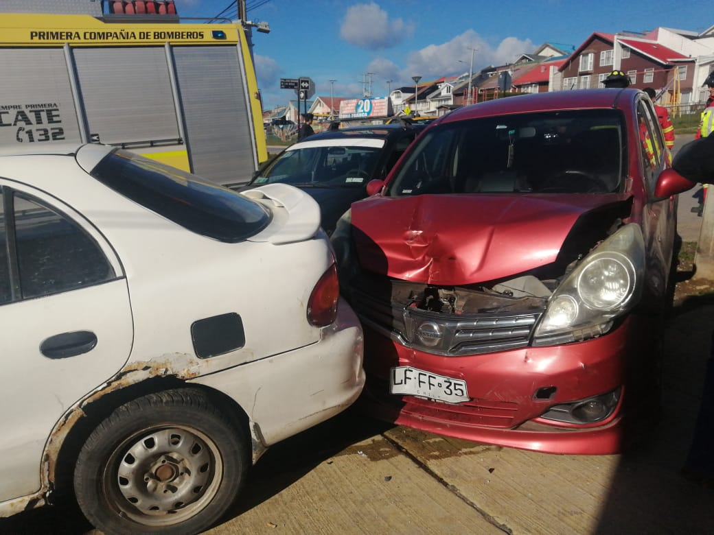 Choque múltiple se produjo esta mañana en el sector Fitz Roy de Punta Arenas