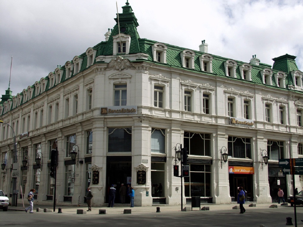 Usuaria de Banco Estado de Punta Arenas demanda a la entidad estatal por retiros indebidos desde sus cuentas corrientes por más de 3 millones de pesos
