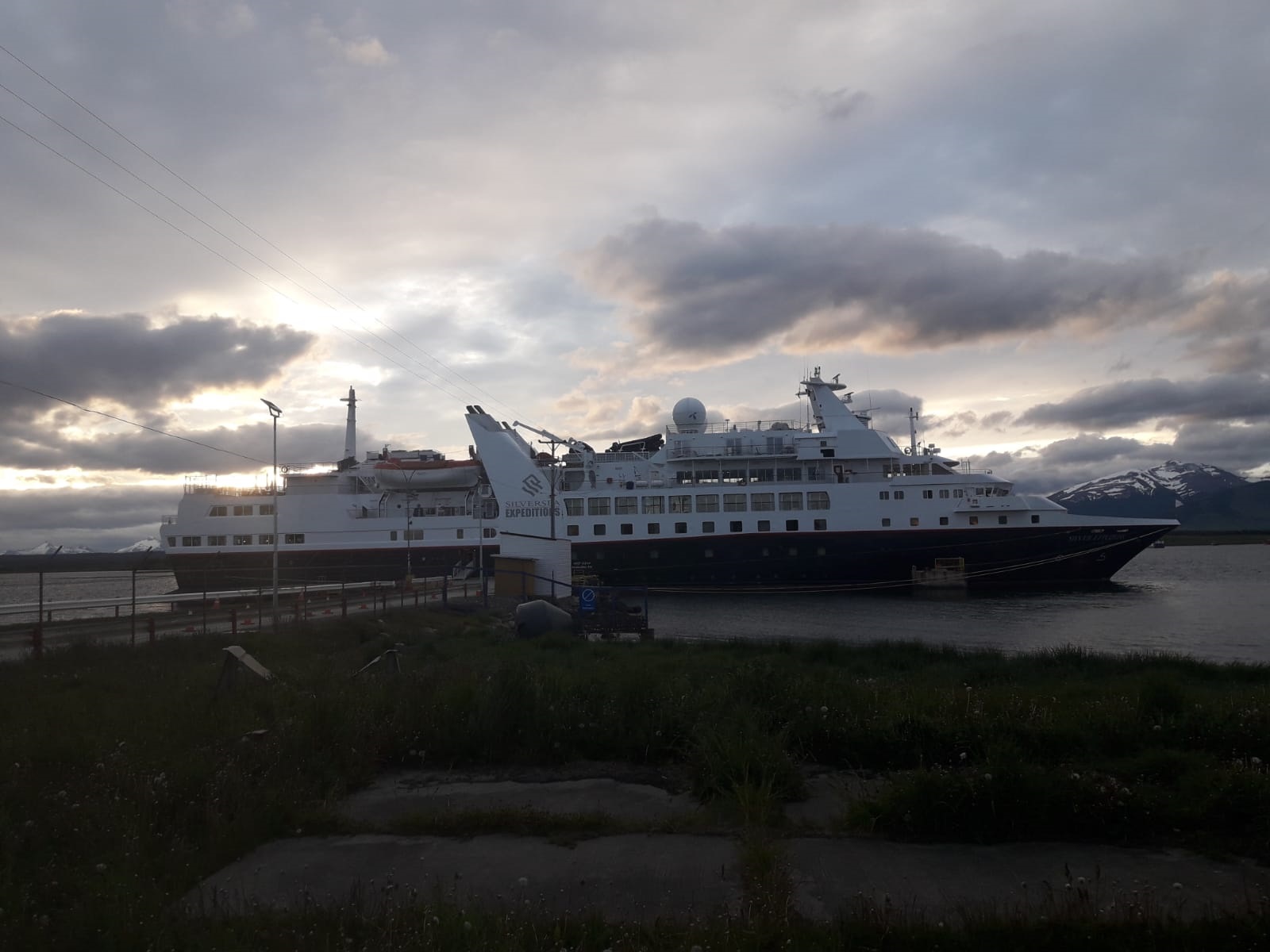 Sexta recalada de cruceros turísticos en el puerto de Puerto Natales