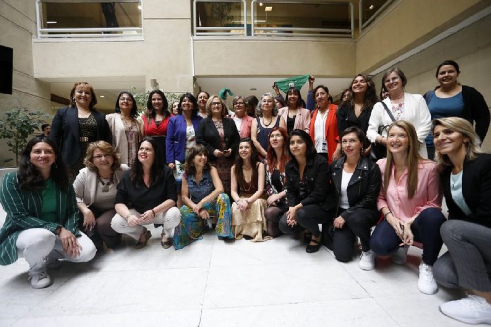 Grupo transversal de Diputadas reclaman paridad en la asamblea constituyente y proceso de nueva Constitución