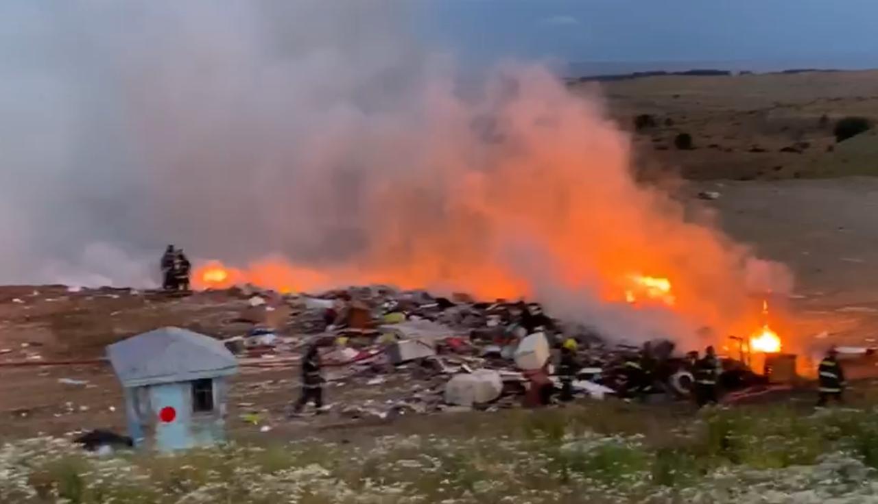 Incendio afecta a Vertedero municipal en el sector sur de Punta Arenas