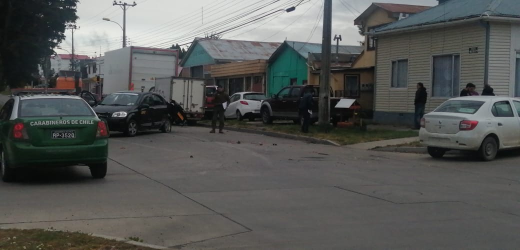 Dos personas lesionadas tras choque en Chiloé con Serrano en el sector sur de Punta Arenas