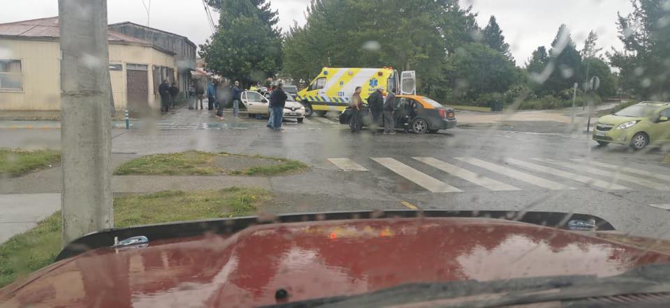 Colisión en Puerto Natales deja tres personas lesionadas