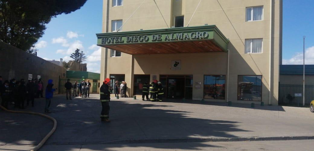 Principio de incendio afecta pisos 6° y 7° del Hotel Diego de Almagro en la Costanera de Punta Arenas