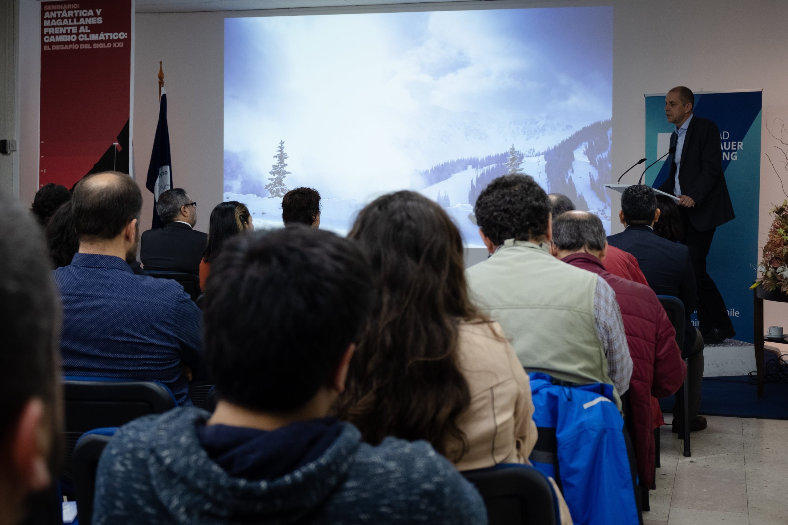 Seminario de INACH sobre cambio climático, llamó a la reflexión de la ciudadanía en  Punta Arenas