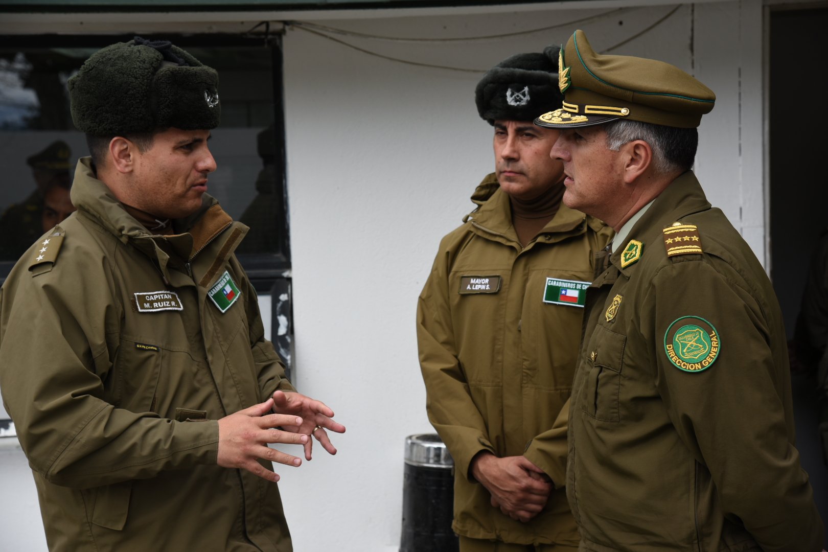 General Director de Carabineros de visita en Magallanes se reúne con personal de la 1a Comisaría de Punta Arenas