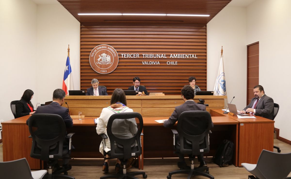 Tribunal Ambiental escuchó hoy los alegatos de organizaciones contra proyecto salmonera en Península Benson, Ultima Esperanza