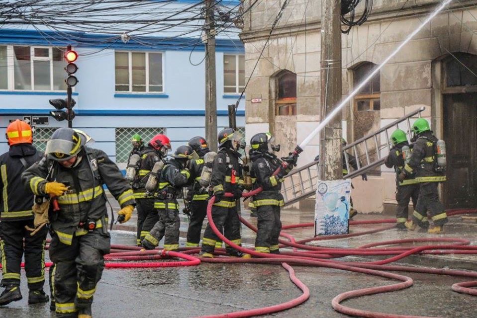 Aguas Magallanes llama a cuidar dispositivos clave para la labor de bomberos