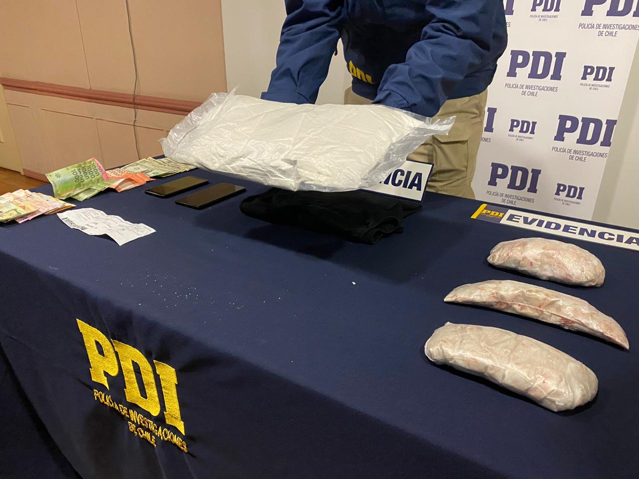 Detenida en el aeropuerto de Punta Arenas al intentar ingresar más de dos kilos de clorhidrato de cocaína: es la incautación más grande en lo que va corrido del 2020