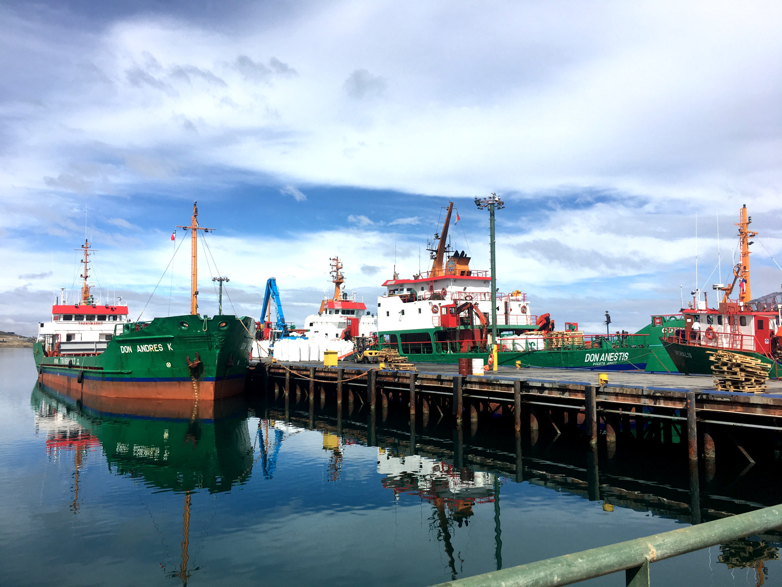 Accidente en un buque en muelle de Puerto Natales, ocasiona la muerte del piloto de la MN «Puerto Natales»