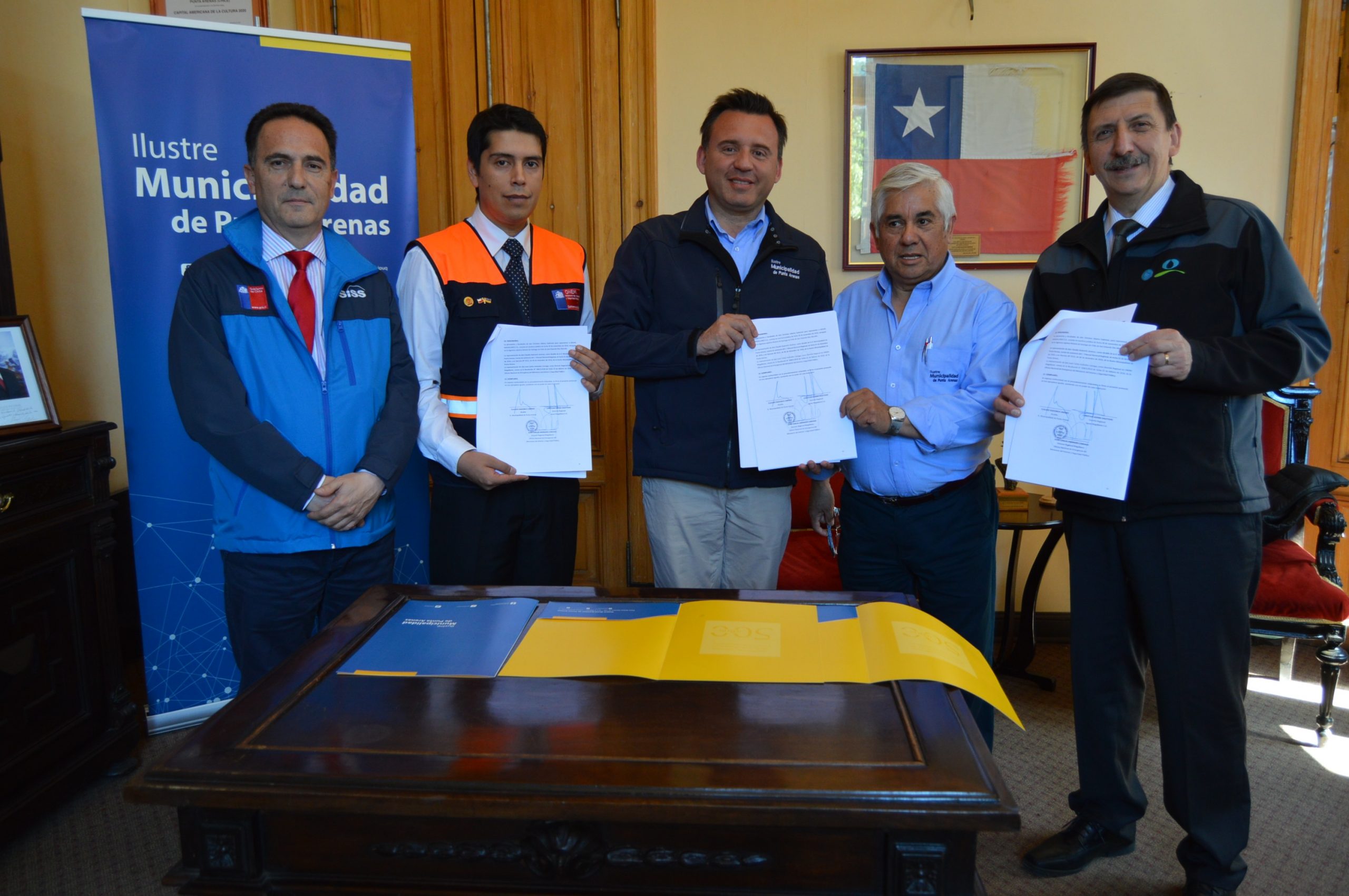 Para abastecimiento de agua potable ante cortes masivos y prolongados:  Aguas Magallanes, Onemi y Municipalidad de Punta Arenas  firman Protocolo de Emergencia Regional