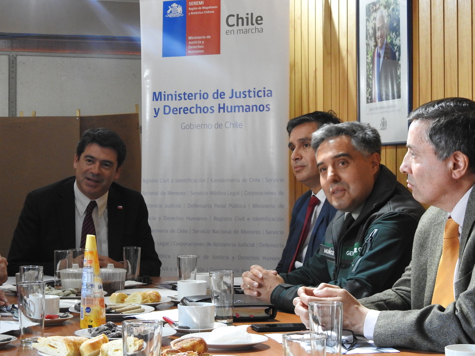 Subsecretario de Justicia visitó Gendarmería en Punta Arenas y conoció sus logros y desafíos