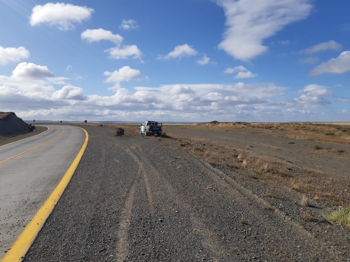 Motociclista brasileño sufre accidente en km 120 de la ruta CH-257 de Tierra del Fuego