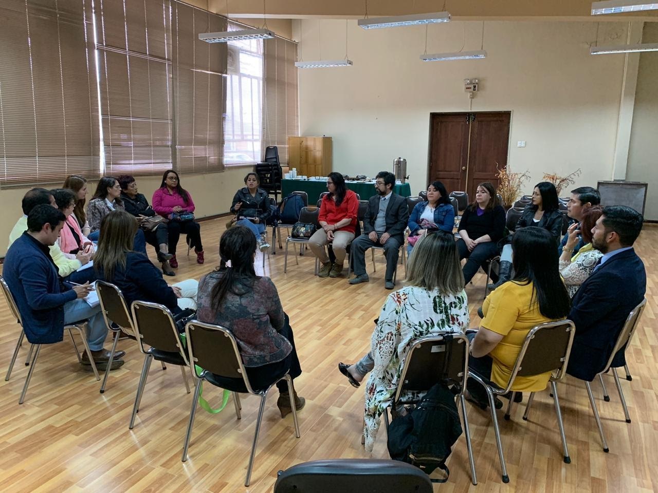 SECREDUC realiza encuentro de apoderados sobre admisión escolar en Punta Arenas