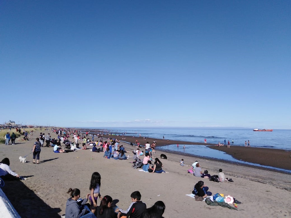 Tarde veraniega disfrutaron los puntarenenses, este sábado de sol y cielos despejados