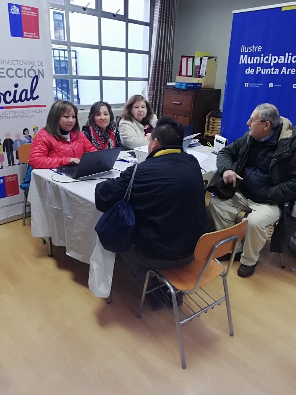 Jefatura femenina predomina en el 55% de las viviendas en Magallanes
