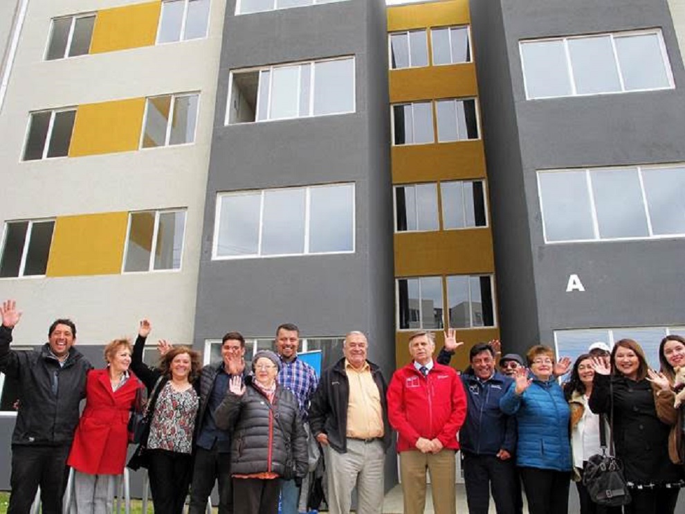 80 familias recibieron sus departamentos en el proyecto de Condominio Social “Pioneros 4” de Punta Arenas