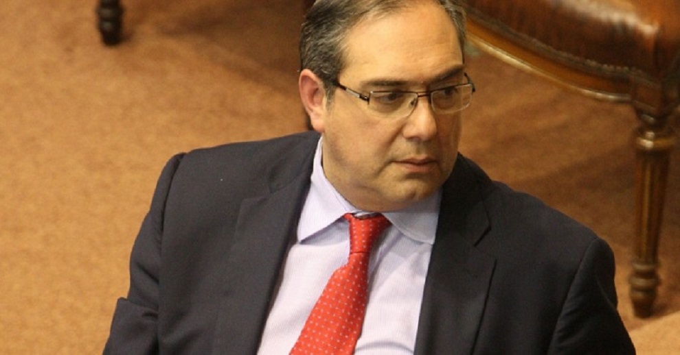Senador Carlos Bianchi solicitó a Contraloría investigar incumplimiento de contrato del transporte público mayor de pasajeros en Punta Arenas