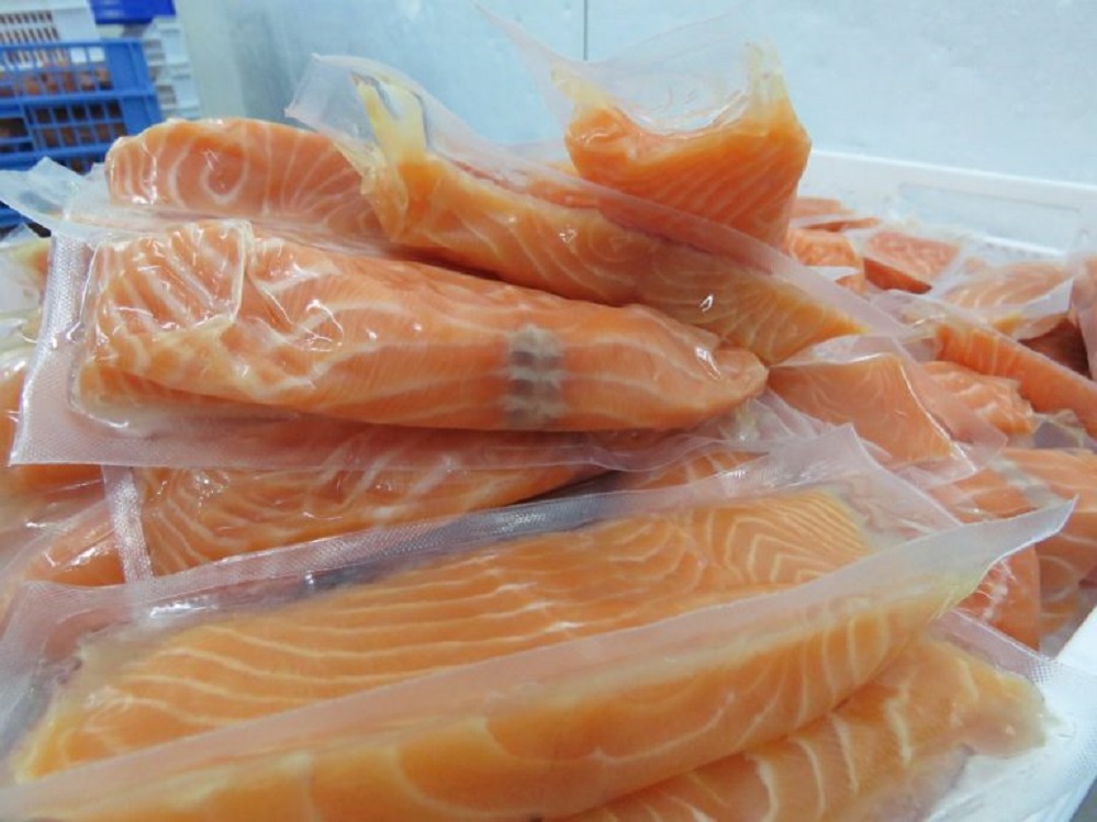 El salmón figura entre los sectores más afectados por la baja de las exportaciones