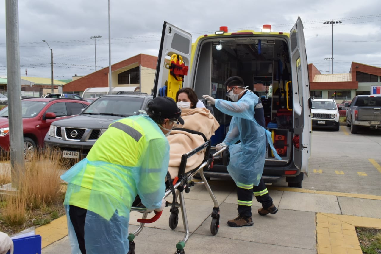 Hospital de Puerto Natales «Dr. Augusto Essmann» simula caso sospechoso de Covid19