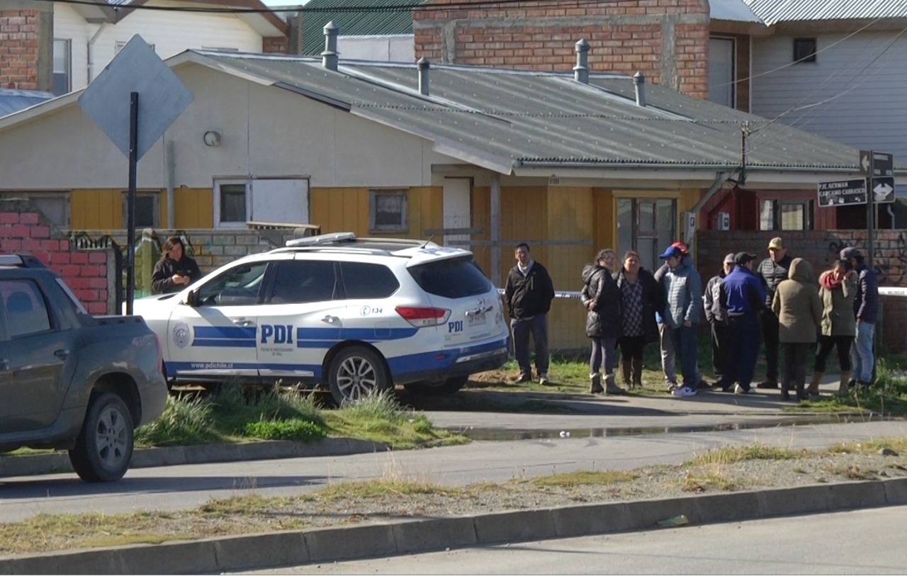 Una mujer fue hallada muerta en domicilio de Población Silva Henriquez: Brigada de Homicidios de la PDI investiga el hecho