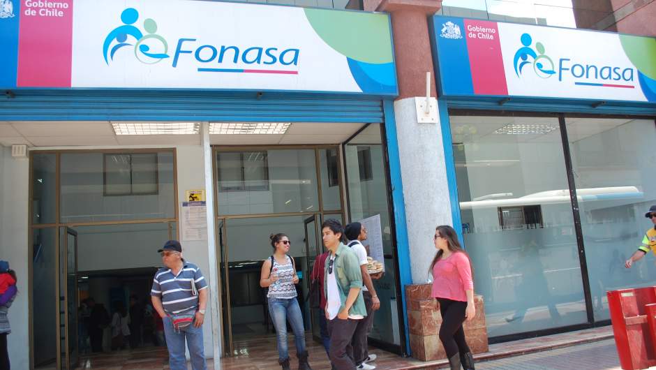 FONASA informa sobre nuevos horarios  de atención al público y trámites online