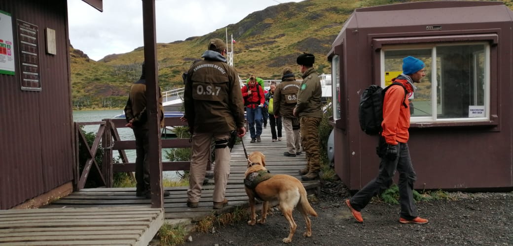 Fiscalización a turistas realizó Carabineros del OS7 en el Parque Nacional Torres del Paine