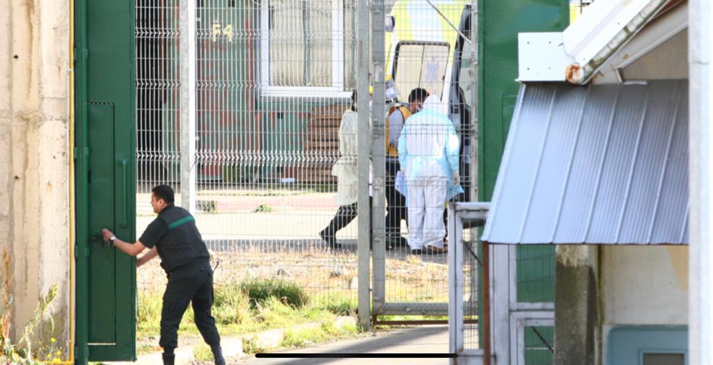 Paramédicos de SAMU realizan primer traslado de interno con sospecha de Covid-19 desde la cárcel de Punta Arenas