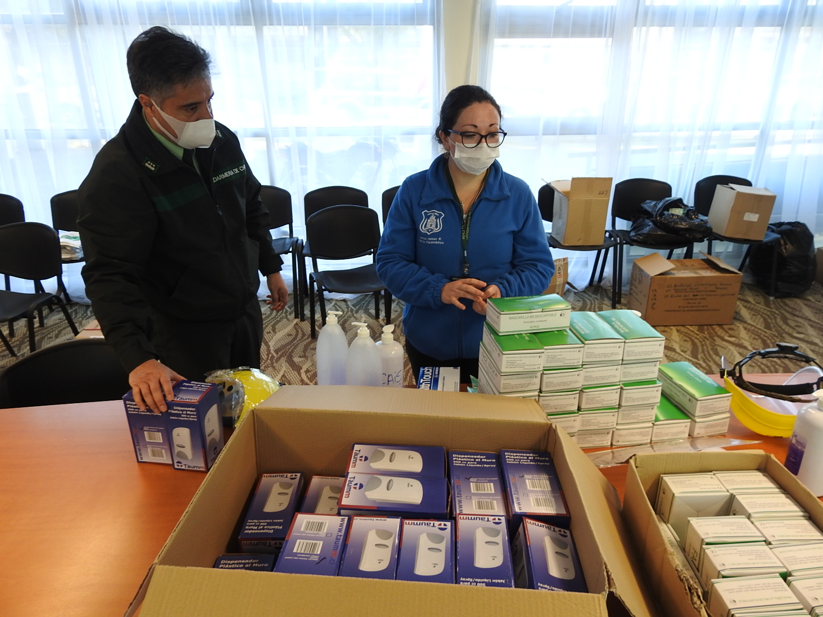 Gendarmería en Magallanes refuerza combate con pandemia de Covid19 mediante compra de insumos de Salud