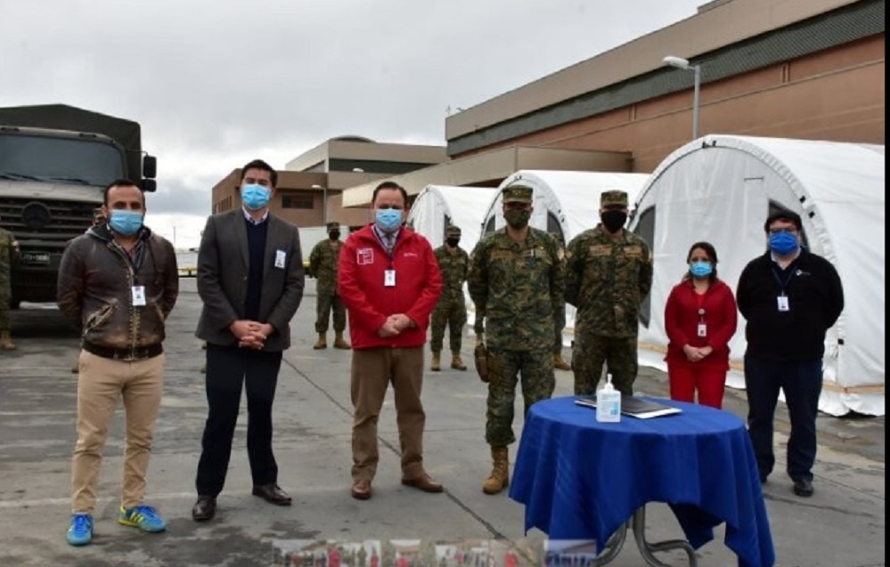Ejército entregó 18 domos sanitarios construidos al Hospital Clínico Magallanes