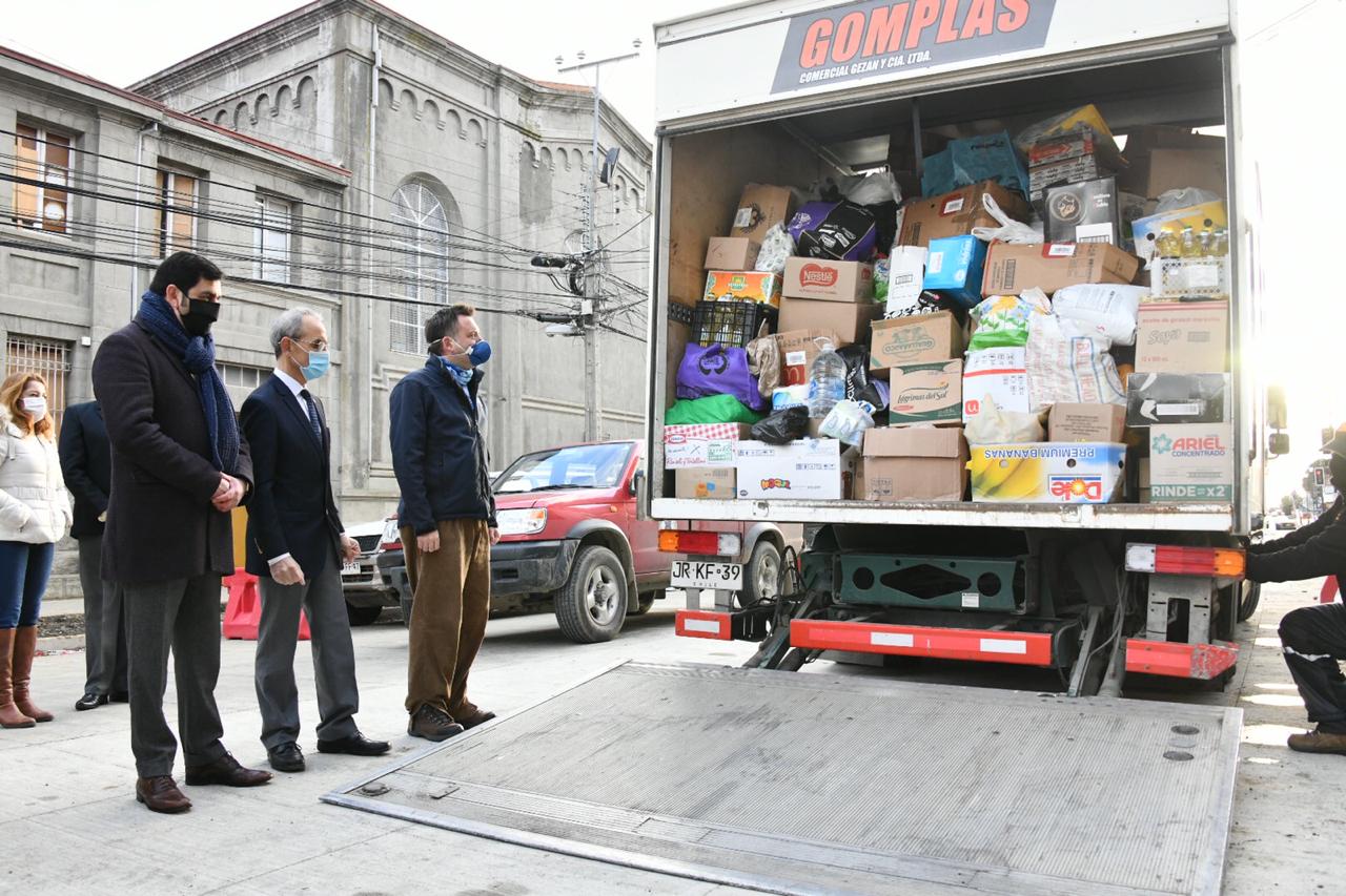 Más de 8 toneladas de alimentos donaron los vecinos de Punta Arenas en campaña “Kilos de Amor”