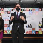 Gobierno anuncia proyecto que conectará a 10.000 colegios del país con internet de alta velocidad