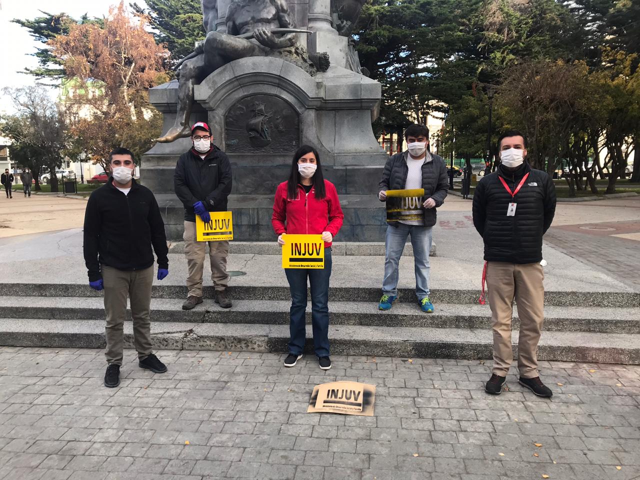 Seremi de Desarrollo Social inició campaña para pintar líneas de distanciamiento social en espacios públicos de Punta Arenas
