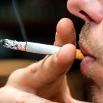 Organización Mundial de la Salud y relación entre consumo de tabaco y Covid19: «datos de investigación disponibles  parecen indicar que  fumadores tienen mayor riesgo de desarrollar síntomas graves y de fallecer a causa de la COVID-19»
