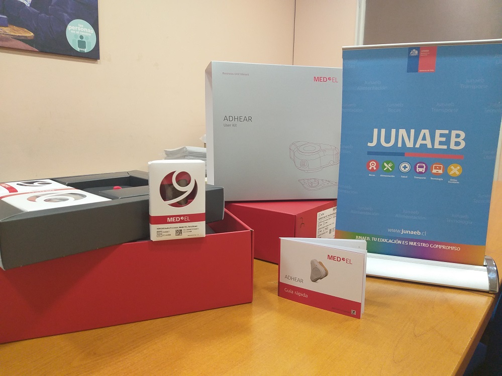 Junaeb avanza en la entrega de nuevas tecnologías para estudiantes usuarios de audífonos