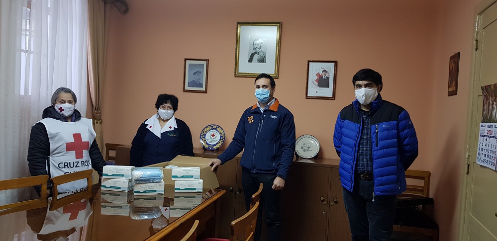 Trabajadores de EDELMAG junto a la empresa entregaron 1.500 mascarillas a la Cruz Roja de Punta Arenas
