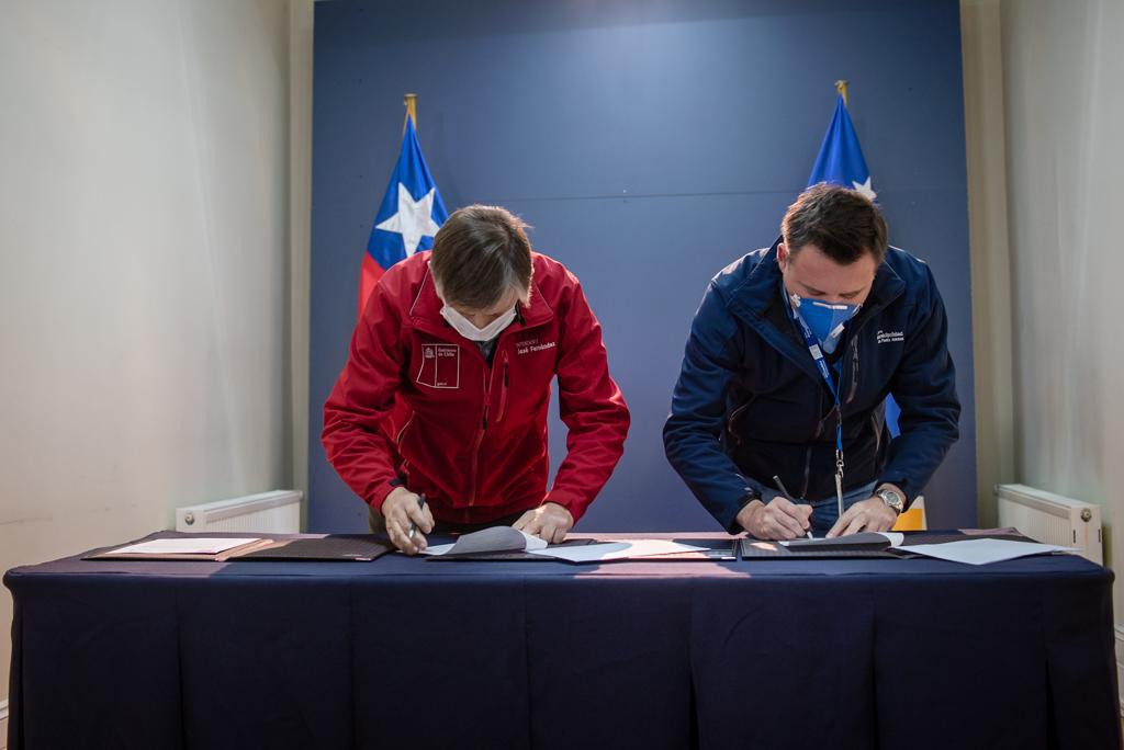 Se firma convenio entre el Gobierno Regional y los municipios de Magallanes, para la entrega de ayuda mediante el programa Alimentos para Chile