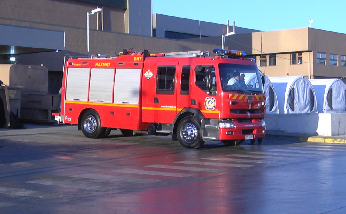 Emergencia por olor de amoníaco se produjo en Hospital Clínico esta mañana, siendo controlada por Bomberos: no hay personas lesionadas ni intoxicadas