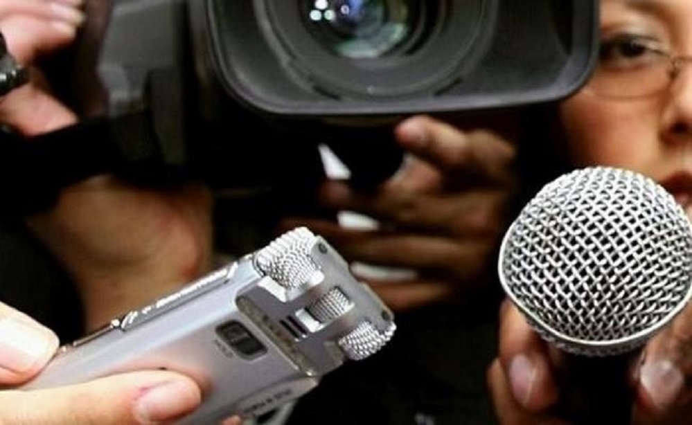 Colegio de Periodistas exige al Gobierno eliminar medida de salvoconducto colectivo para medios de comunicación