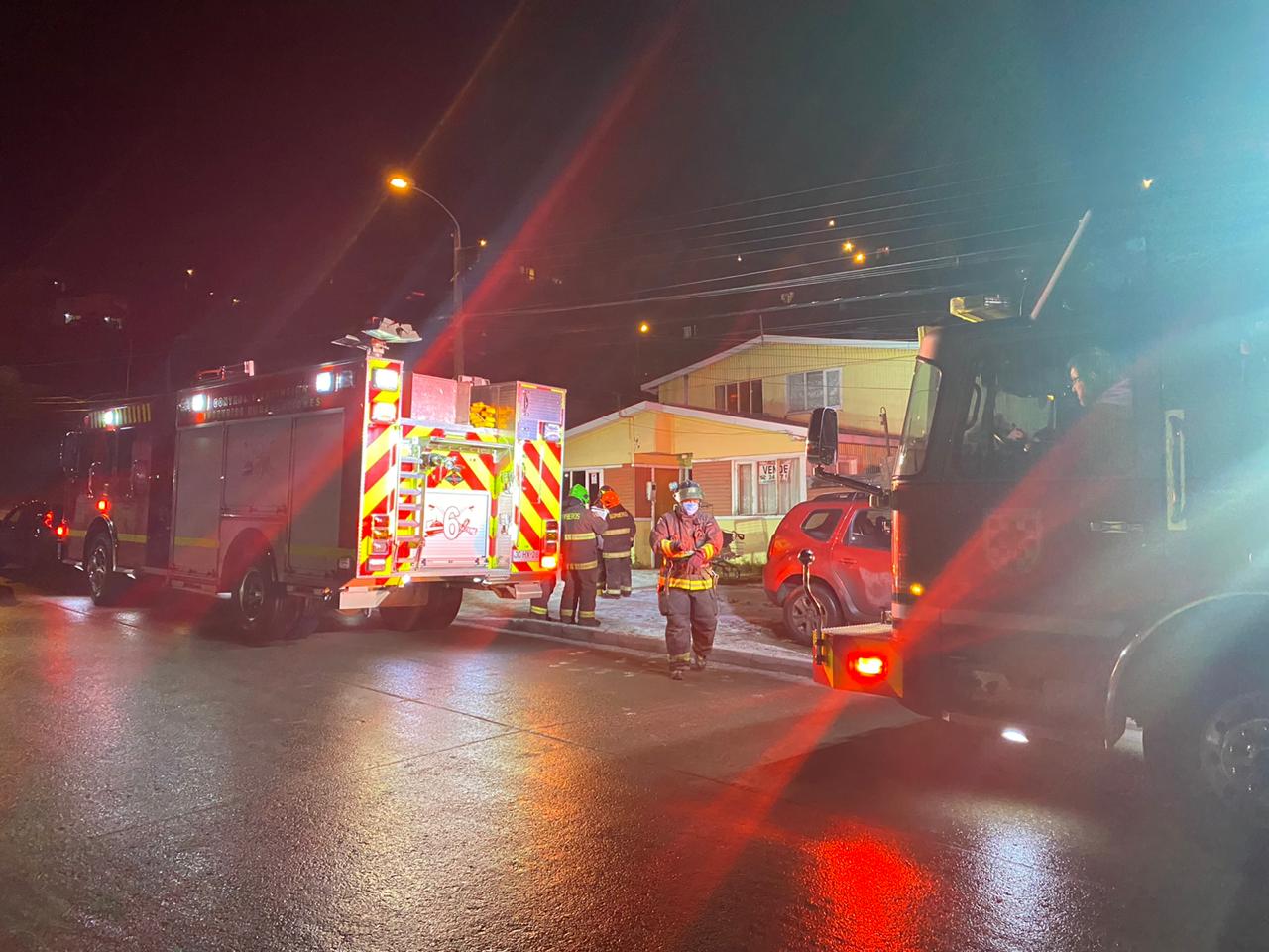 Amago de incendio afectó esta noche a vivienda en el sector Río de la Mano