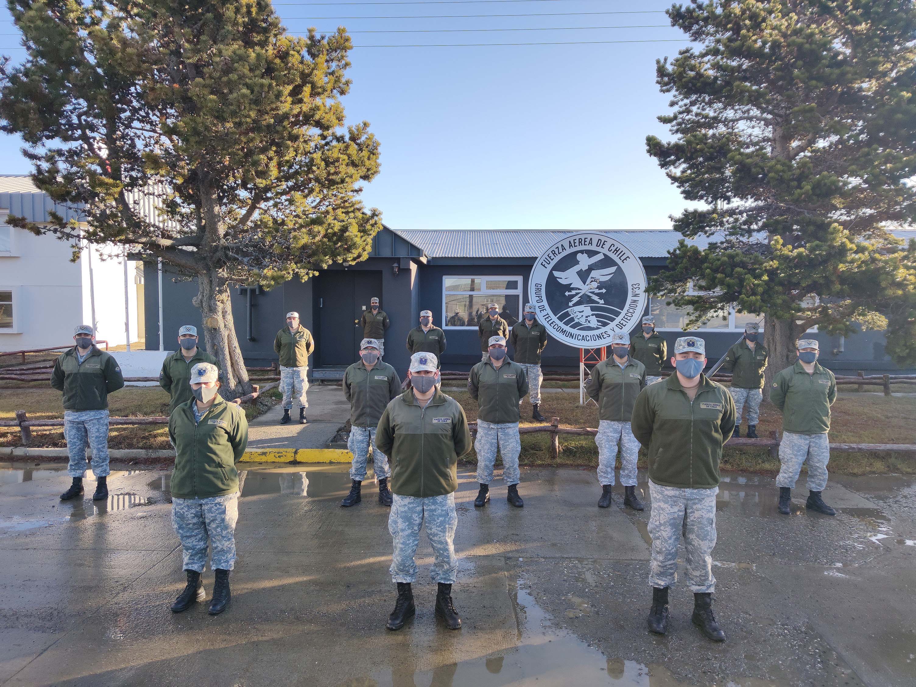 Grupo de Telecomunicaciones y Detección N° 33 de la FACH conmemora 43 años de vida en Magallanes