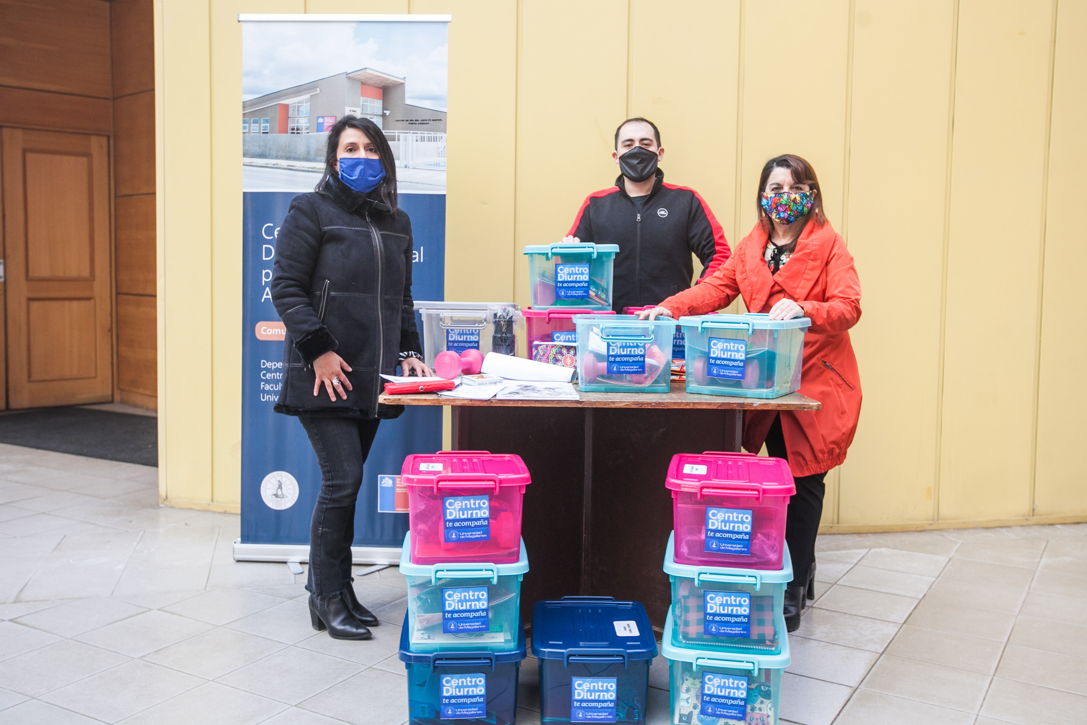 Centro Diurno de Adultos Mayores de Punta Arenas entrega cajas de apoyo terapéutico, para continuar intervenciones vía remota