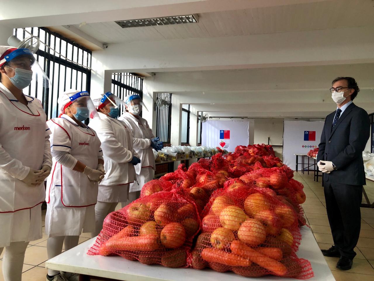 Junaeb ha entregado más de ocho millones de canastas de alimentos en todo el país, a estudiantes durante la suspensión de clases presenciales