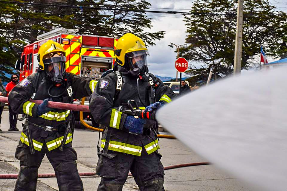 Autoridad de Transporte mediante oficio autorizó a voluntarios de bomberos acudir a emergencias en sus propios autos en restricción vehicular.
